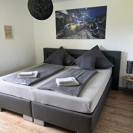 Gaestezimmer Melina Am Nuerburgring Adenau Exterior foto
