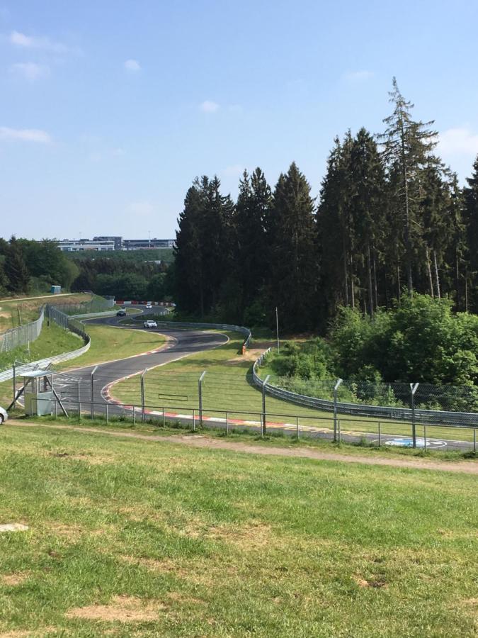 Gaestezimmer Melina Am Nuerburgring Adenau Exterior foto
