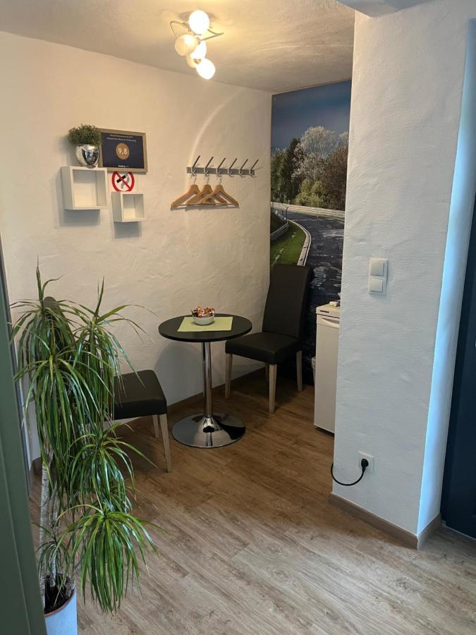 Gaestezimmer Melina Am Nuerburgring Adenau Exterior foto